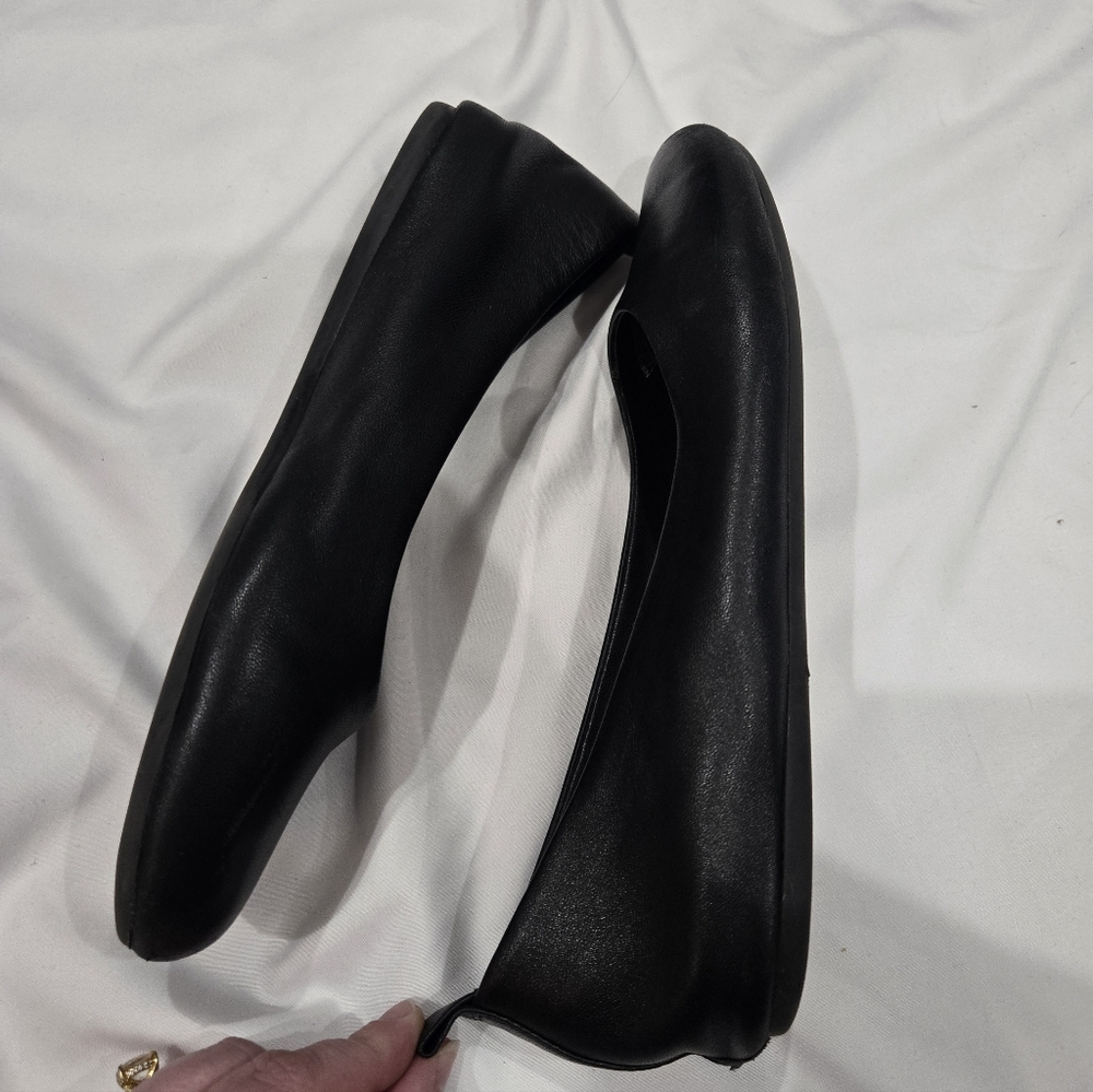 Andre Assous Black Nalah Leather Flats Size 9 - Picture 6 of 8